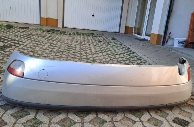 Ford Focus I. ferdehátú 2001-2004-hez hátsó gyári lökhárító eladó