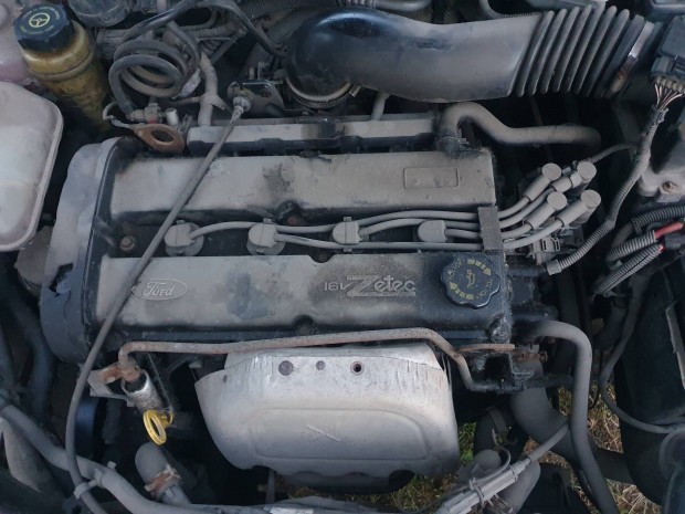 Ford Focus I-es 1.8-2.0-es hengerfej.