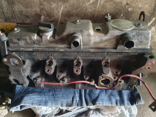 Ford Focus I-es Connect 1.8Tdci hengerfej.