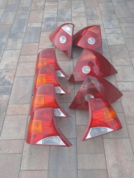 Ford Focus I-es Mondeo III-as sedan hátsó lámpa.