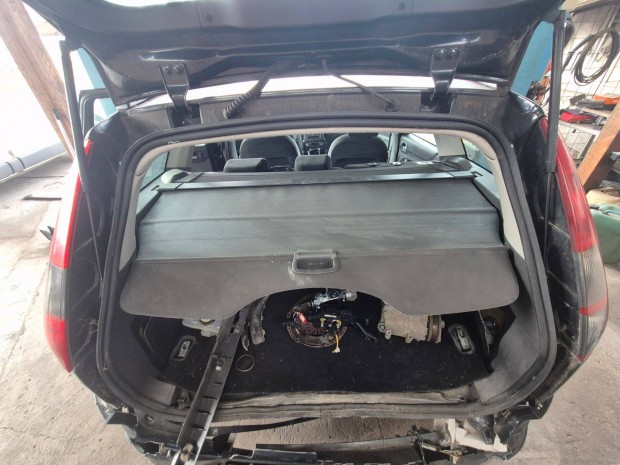 Ford Focus Kombi MK2 kalaptart� rol�