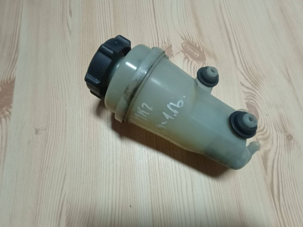 Ford Focus MK2 1.4-16 benzin szerv�olaj tart�ly 98AG-3R700-AF