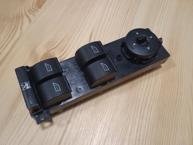 Ford Focus MK2 ablakemel� �s t�k�r �ll�t� panel 3M5T-14A132-AF