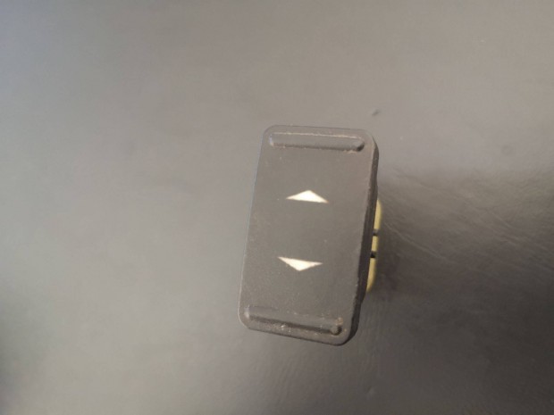 Ford Focus MK2 ablakemel� gomb 3M5T-14529-BB