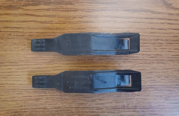 Ford Focus MK2 fényszóró tartó fül javító készlet gyári