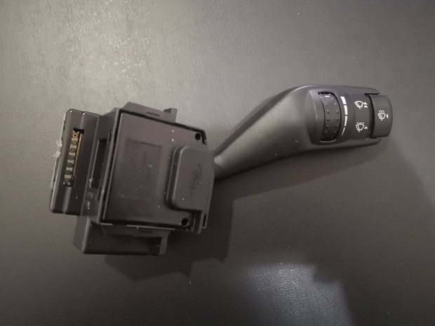 Ford Focus MK2 jobb oldali korm�nykapcsol� - ablakt�rl�