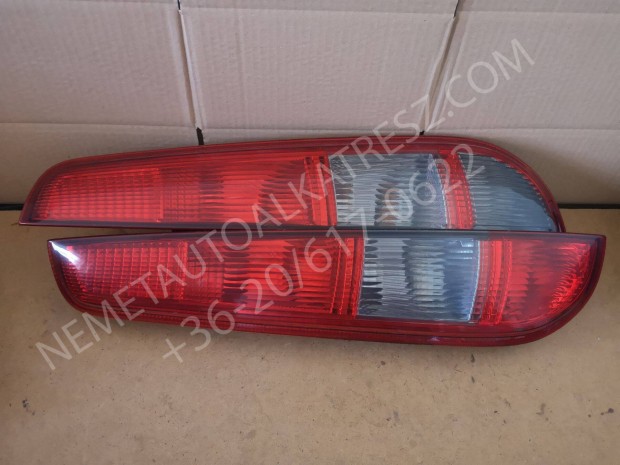 Ford Focus MK2 kombi h�ts� l�mpa - p�rban, vagy darabonk�nt