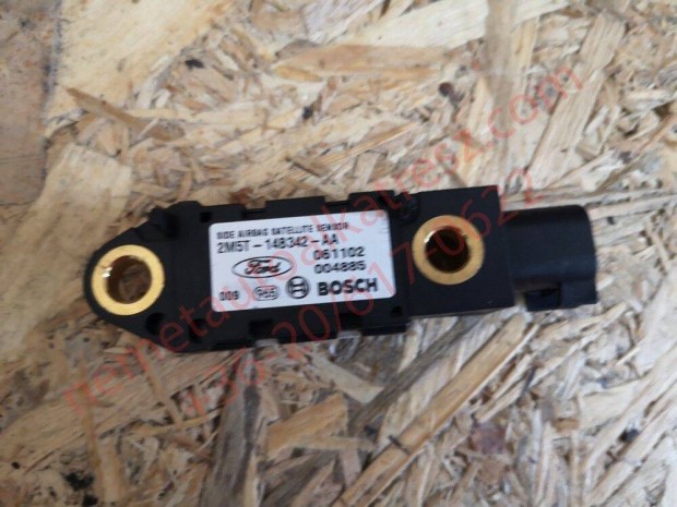 Ford Focus MK2 kombi k�zponti �tk�z�s �rz�kel� 2M5T-14B342-AA