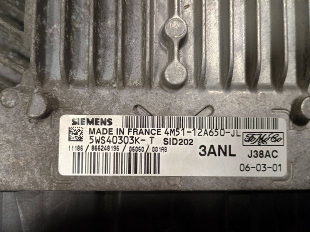 Ford Focus MK2 motorvezrl ECU 4M51-12A650-Jl