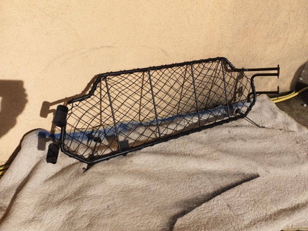 Ford Focus MK I csomagt�r elv�laszt� r�cs