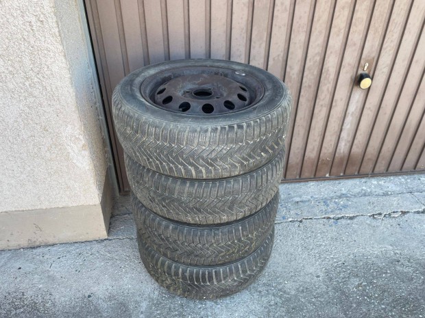 Ford Focus Mk1 14" tli kerk szett lemezfelni tli gumi 185/60R14