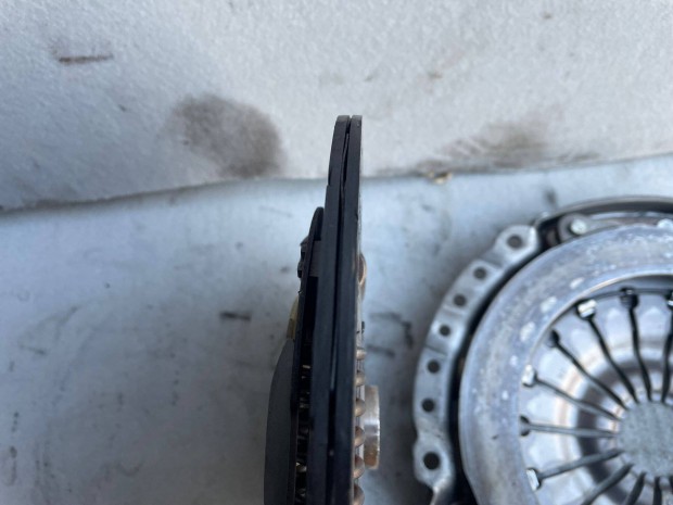 Ford Focus Mk1 1.8 Tddi 3db-os gyári 623 2976 33 jó állapotú kuplung