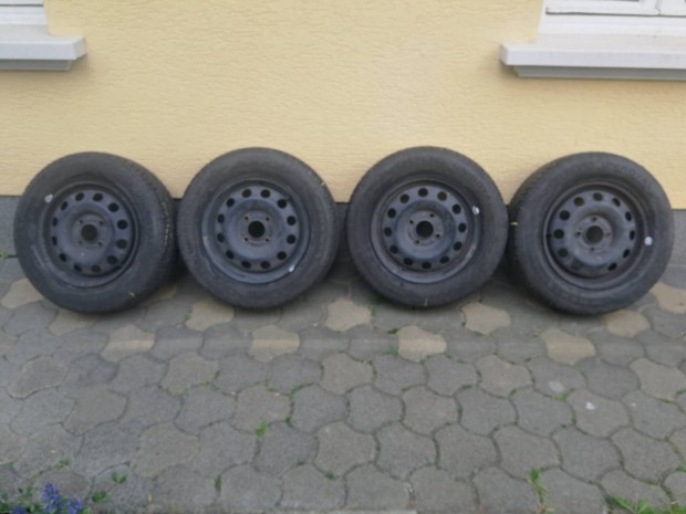 Ford Focus Mk1, Fiesta gyri lemezfelni garnitra gumival 6,5j-14"  