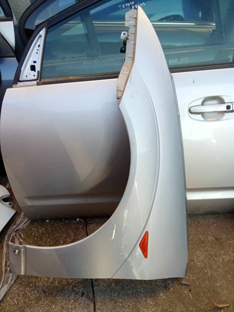 Ford Focus Mk1 bal első sárvédő