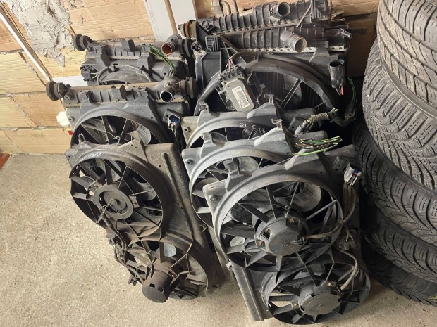 Ford Focus Mk1 dupla hűtő ventilátor kerettel 2S41-8C607-AB 1355712