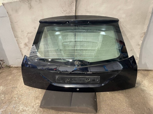 Ford Focus Mk1 ferdehátú rozsda mentes csomagtér ajtó üveggel