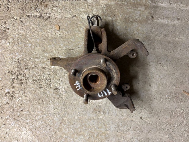 Ford Focus Mk1 jobb els� ABS-s csonk�llv�ny ker�kaggyal 1998-2005-ig