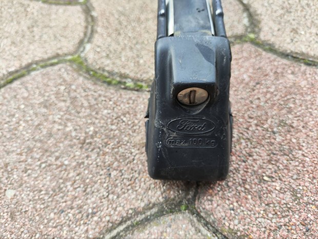 Ford Focus Mk1 kombi csomagtart�