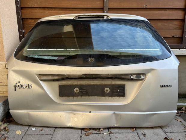Ford Focus Mk1 kombi csomagtér ajtó sérült 2002