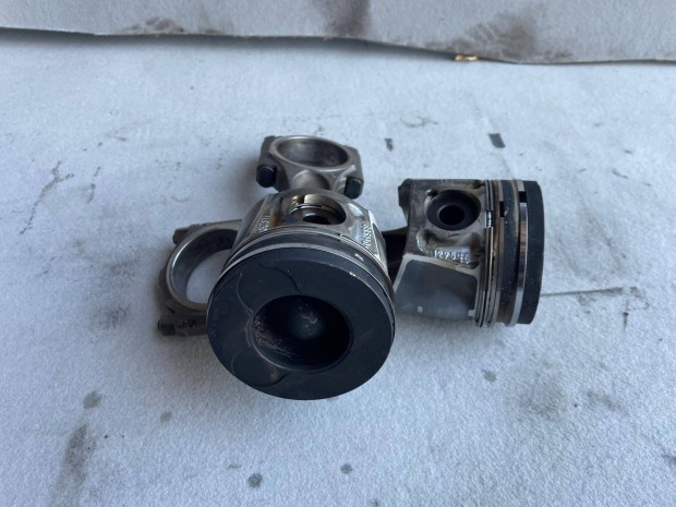 Ford Focus Mk2-2.5 C-Max 2.0 TDCI Dugattyú és Hajtókar 1231983 1747620