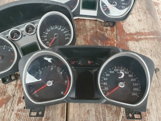 Ford Focus Mk2.5 Mondeo Mk4 racsoport.