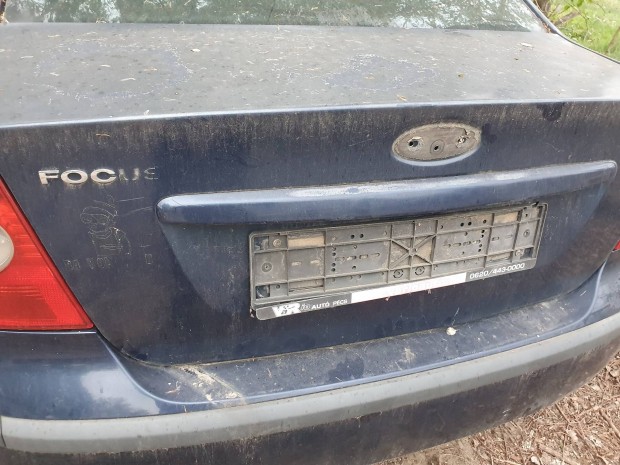Ford Focus Mk2 Mk2.5 sedan csomagtrajt.