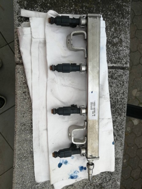 Ford Focus Mk2, C-Max gyári 1,8-2,0 benzines injektor híd