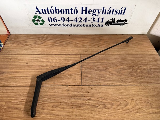 Ford Focus Mk2  jobb els  ablaktrl kar 