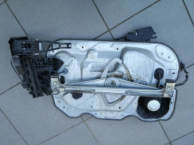 Ford Focus Mk2 gyri ablakemel szerkezet motorral elad 