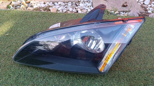 Ford Focus Mk2 gyári bal első fekete hátteres első fényszóró lámpa