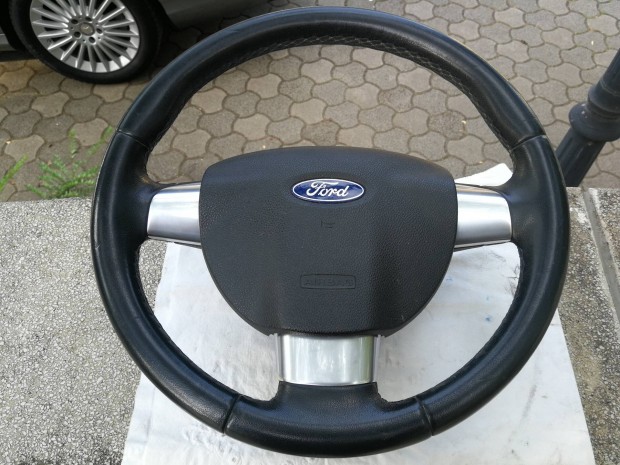 Ford Focus Mk2 gyári bőr kormány kopás mentes állapotban