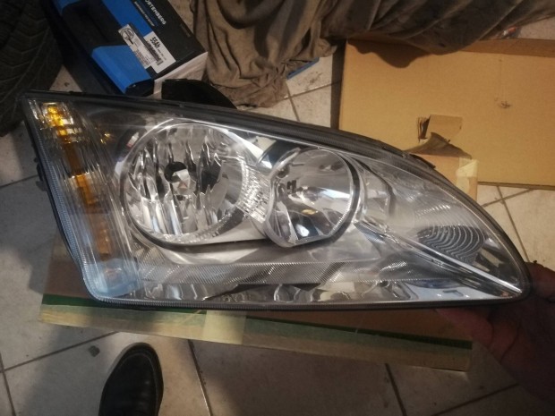 Ford Focus Mk2 gyári első lámpa hibátlan állapotban ár/db