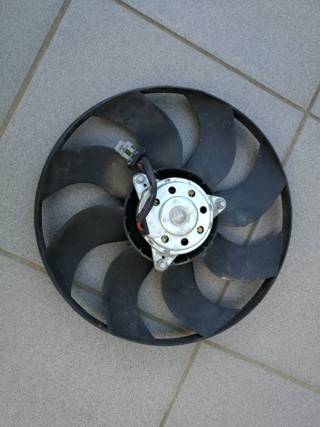 Ford Focus Mk2 gyri ht ventiltor motor lapttal 