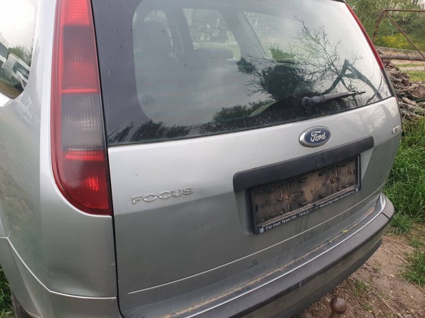 Ford Focus Mk2 kombi csomagt�rajt�.