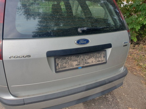 Ford Focus Mk2 kombi csomagtrajt.