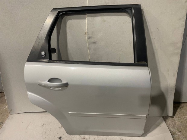 Ford Focus Mk2 kombi ezüst 03 színkódú jobb hátsó rozsda mentes ajtó