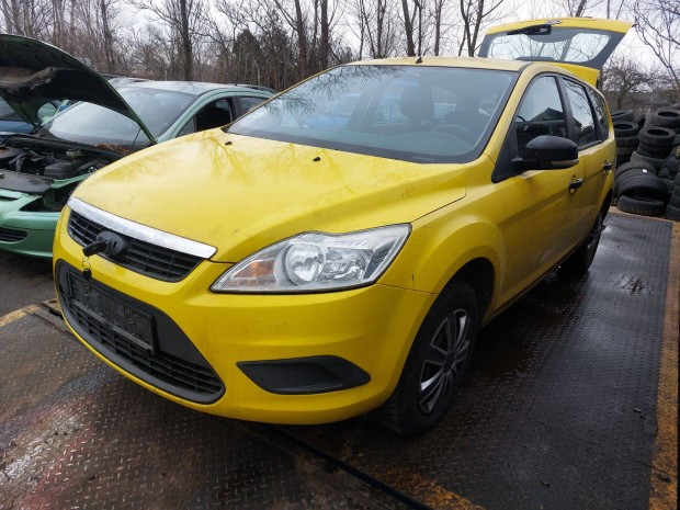 Ford Focus Mk2 kombi karossz�ria elemei s�rga