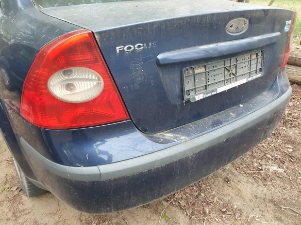 Ford Focus Mk2 sedan csomagtérajtó.