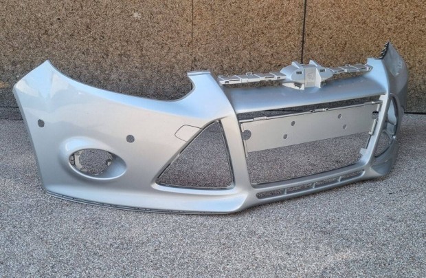 Ford Focus Mk3 2011- Első lökhárító ( 6 radaros )