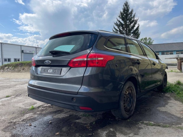 Ford Focus Mk3.5 kombi 2015-ös 1.5 TDCI bontott alkatrészei eladók
