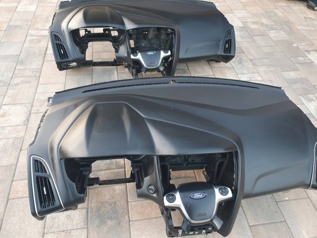 Ford Focus Mk3 m�szerfal l�gzs�k.