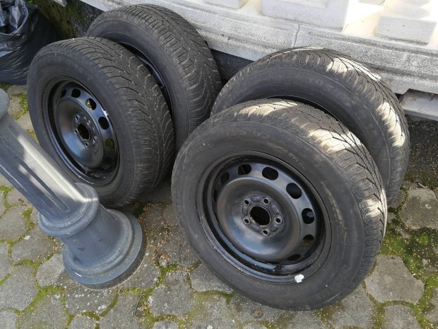 Ford Focus, C-Max lemezfelni garnitúra gumival 6,5j-15"