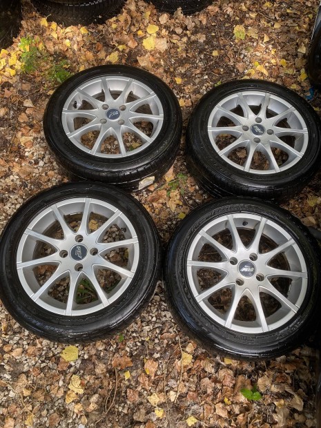 Ford Focus felni szett gumikkal 205/55R16 