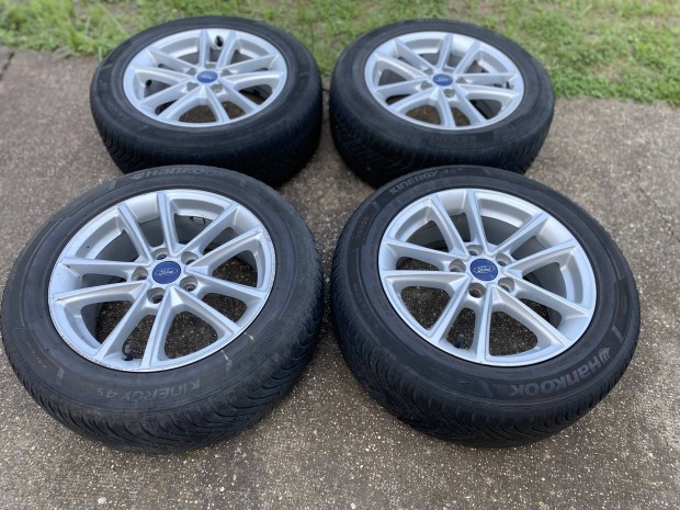 Ford Focus gyári 16"-os felni szett 215/55R16 gumi
