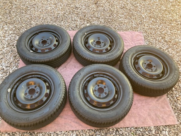 Ford Focus kerekek Bridgestone 195/65 R15