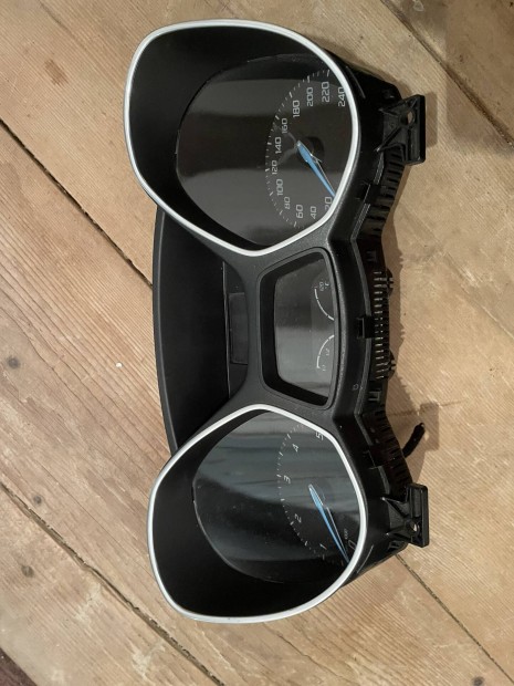 Ford Focus km ra; racsoport; sebessg mer ra