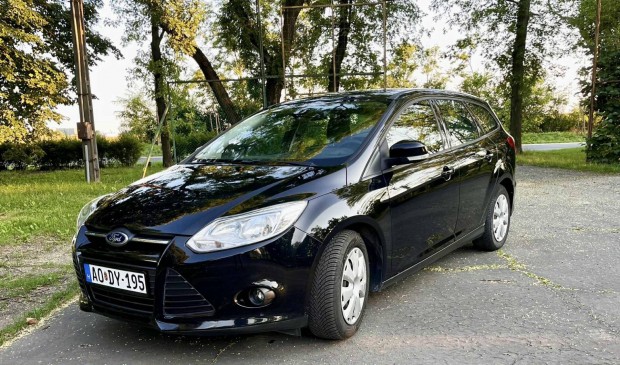 Ford Focus kombi, 2013.97 havi, 1.6 benzin Automata,