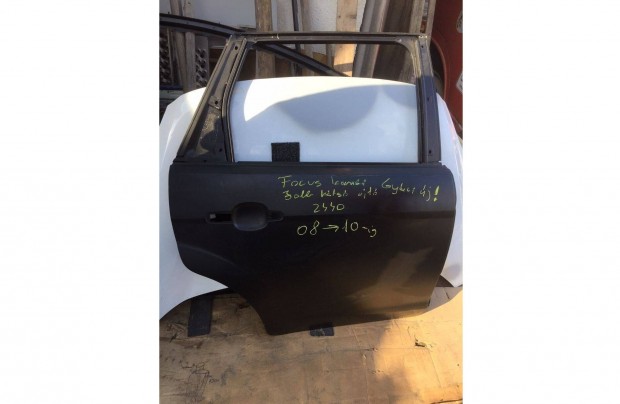 Ford Focus kombi gy�ri, �j jobb h�ts� ajt� (2008-2010)