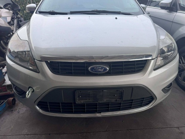 Ford Focus l�kh�r�t�,homlokfal,s�rv�d�,motorh�ztet�,l�mpa