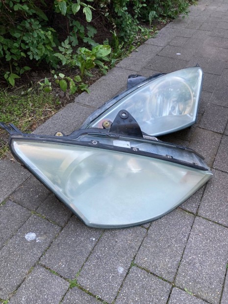 Ford Focus mk1 első fényszóró pár